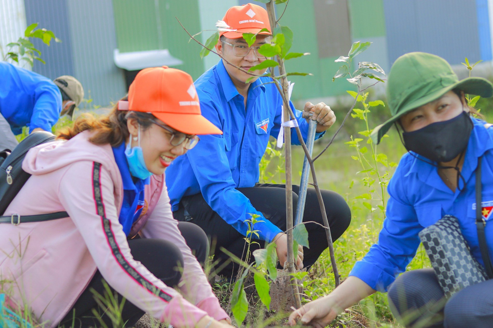 Trung Sơn Pharma phối hợp cùng UBND xã Xuân Hiệp trồng 1000 cây Sao đen