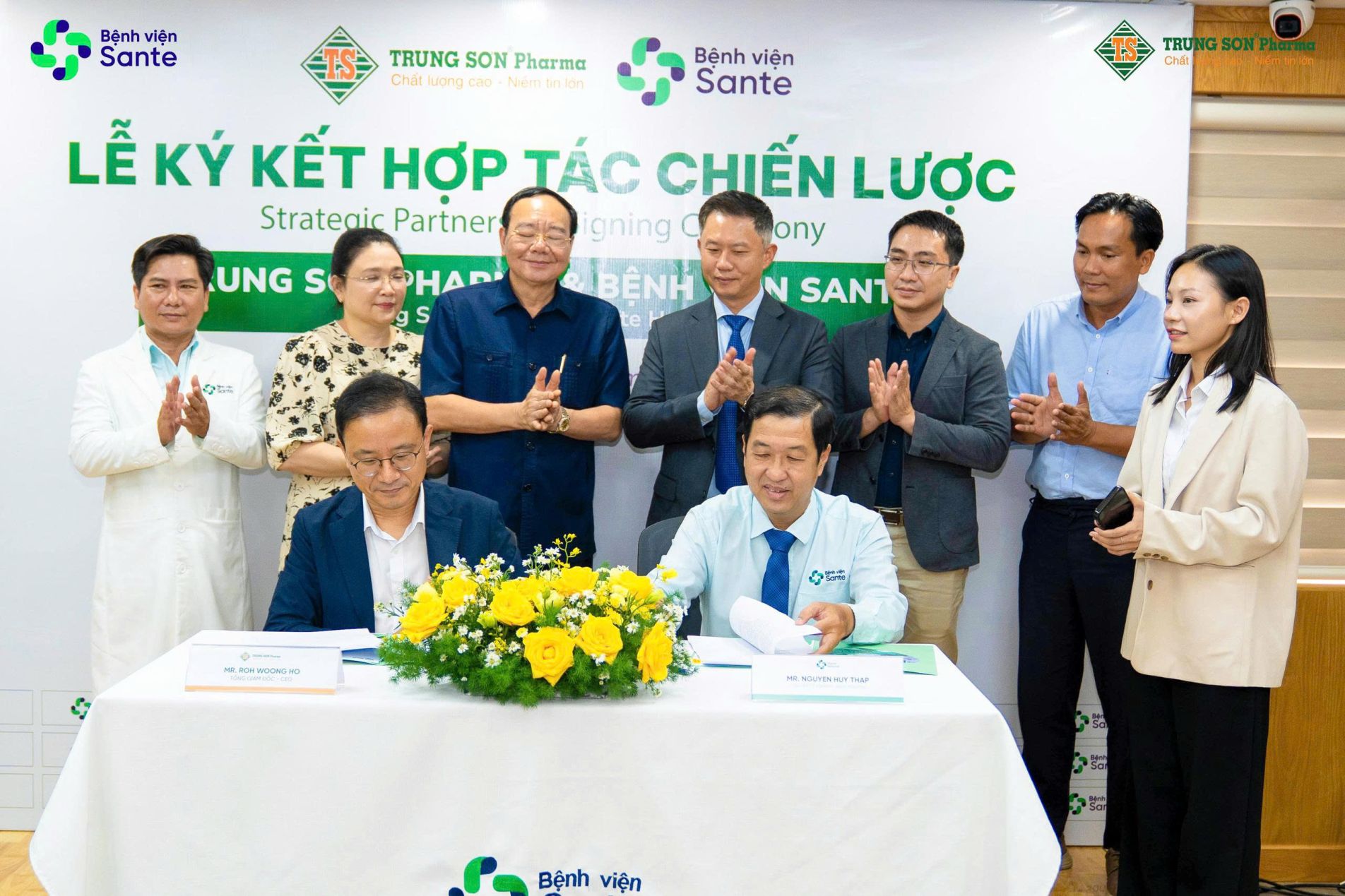 Lễ ký kết là khởi đầu cho sự hợp tác trong việc cung ứng dược phẩm và triển khai các hoạt động y tế
