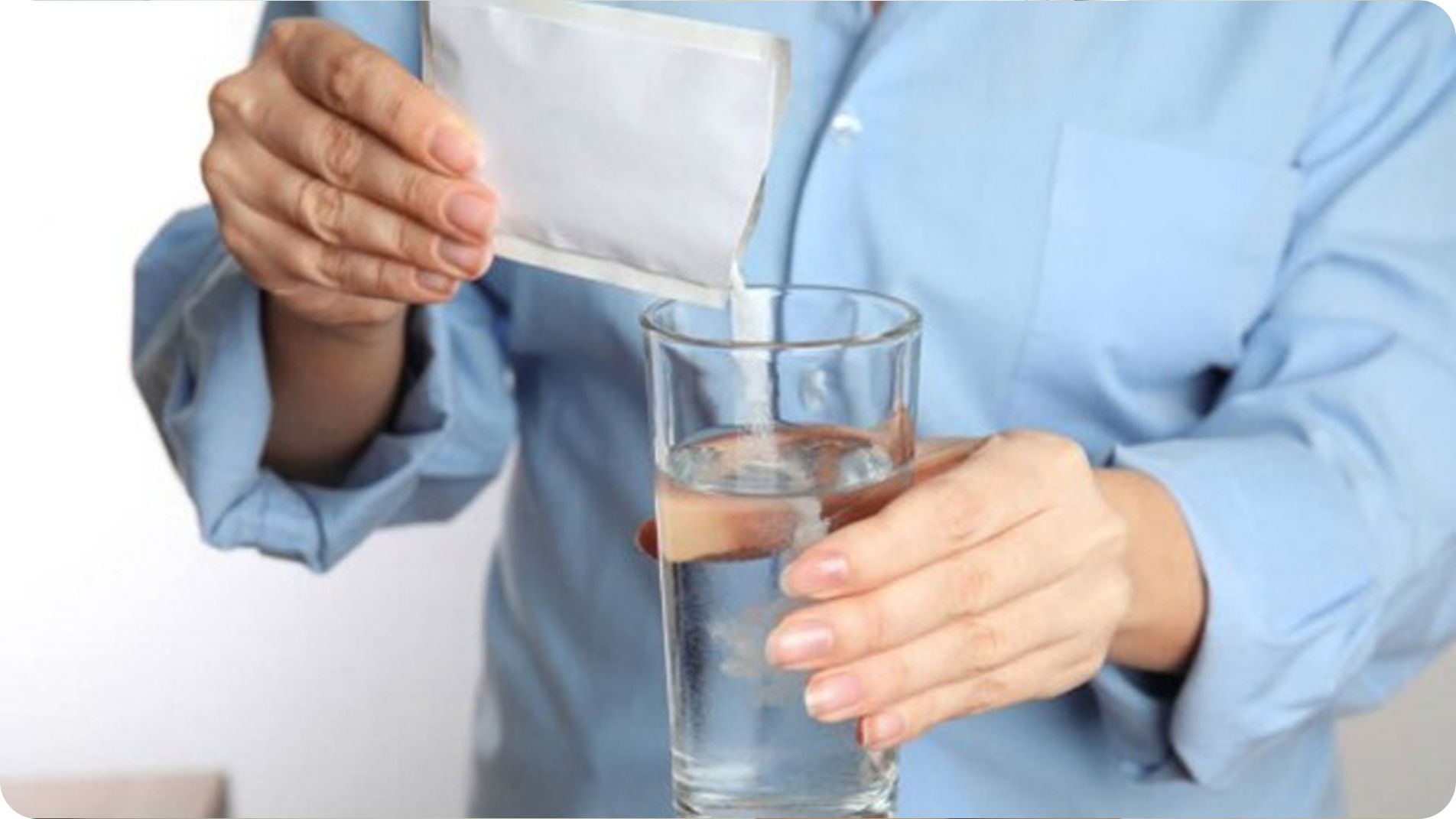 Hướng dẫn pha và uống oresol để bù nước khi bị tiêu chảy